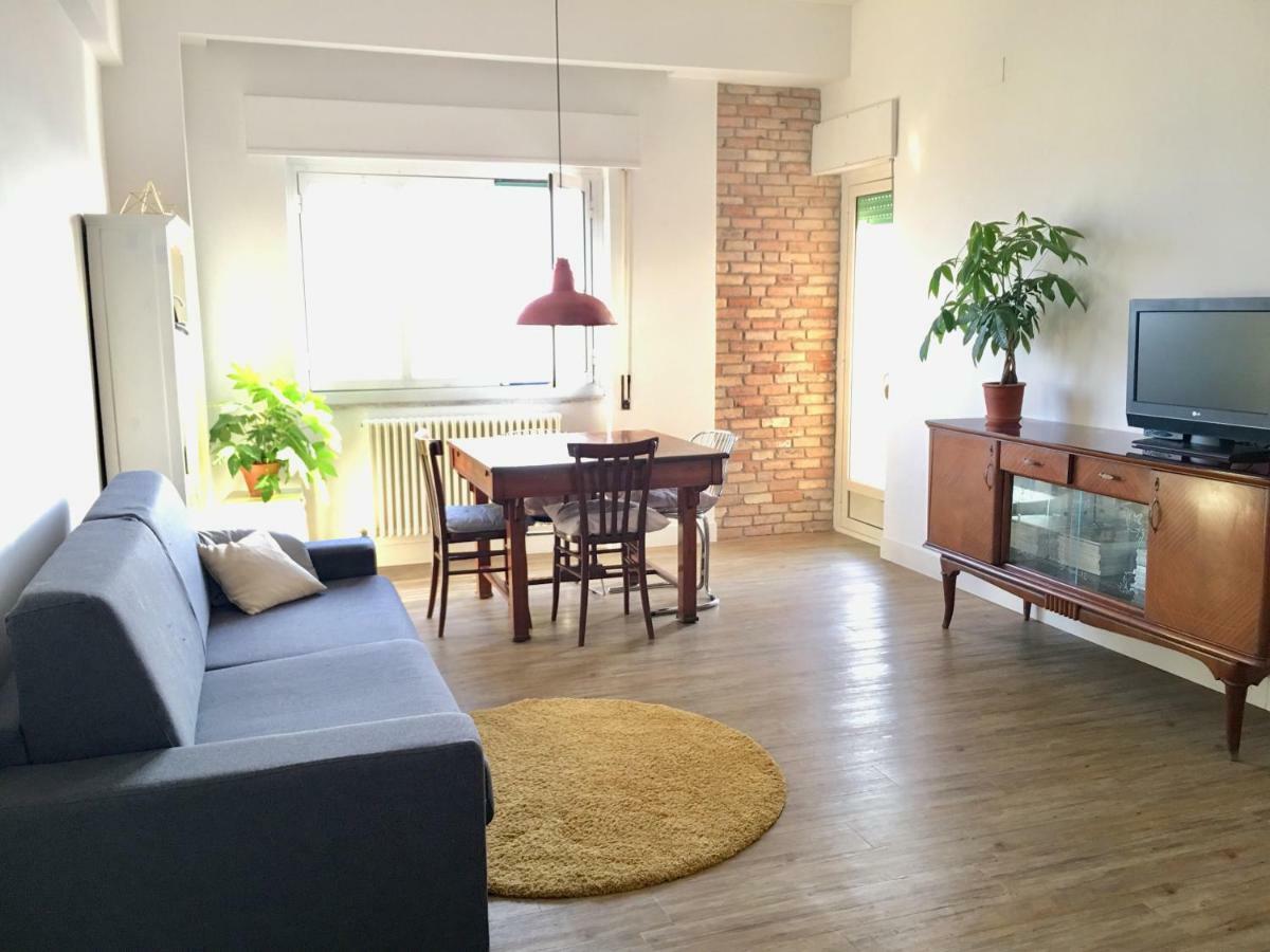 Casa Al Mare Apartment ลิโด ดิ ออสเตีย ภายนอก รูปภาพ