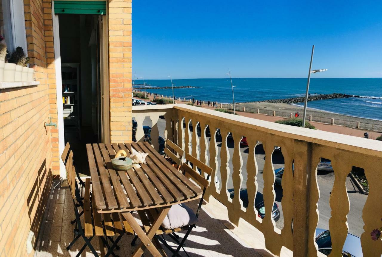 Casa Al Mare Apartment ลิโด ดิ ออสเตีย ภายนอก รูปภาพ